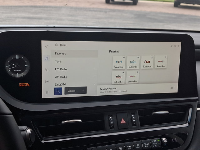 Certified 2023 Lexus ES 300h w/ Premium Package FWD image 17