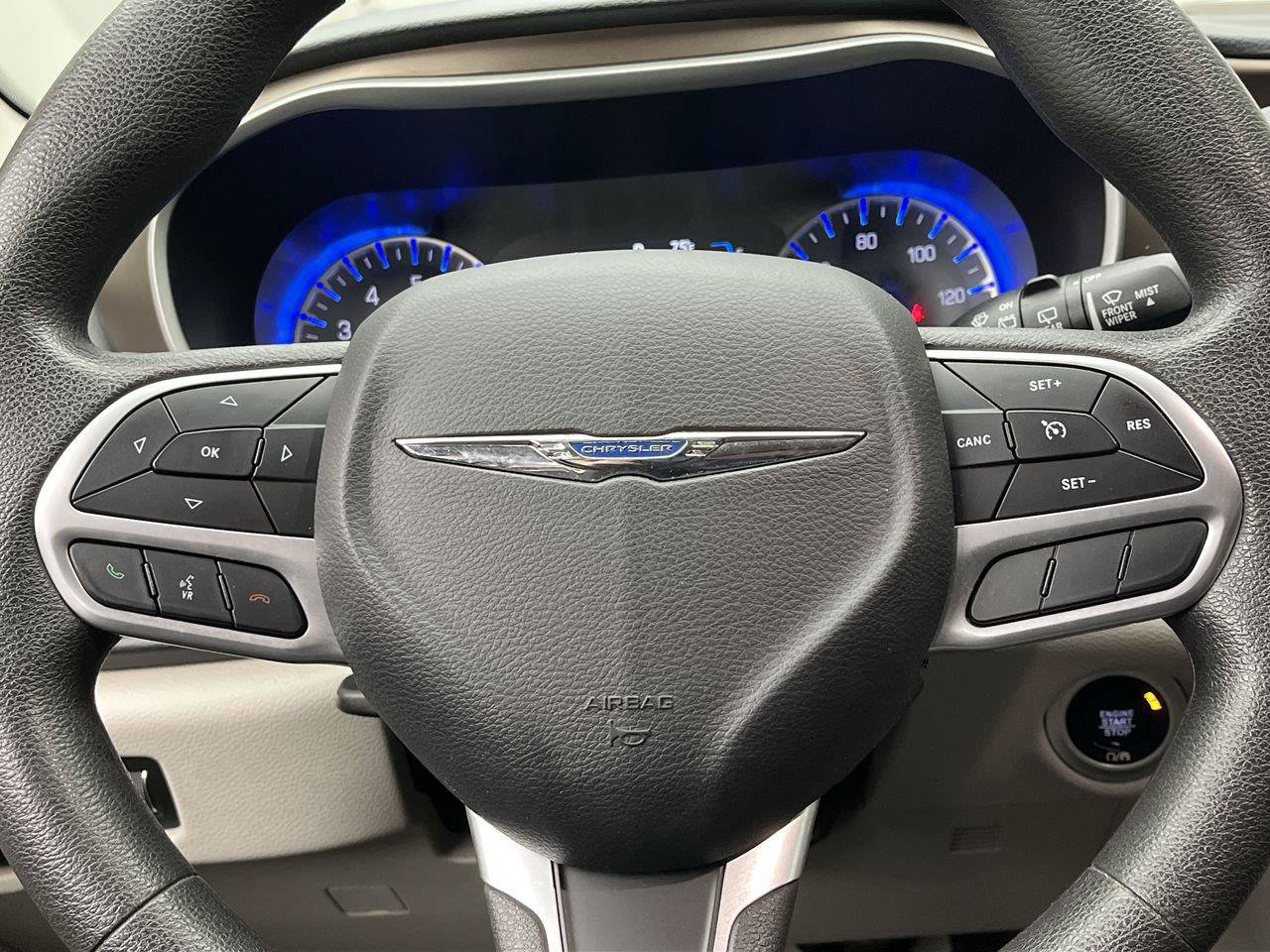 Used 2018 Chrysler Pacifica Touring Plus FWD image 13