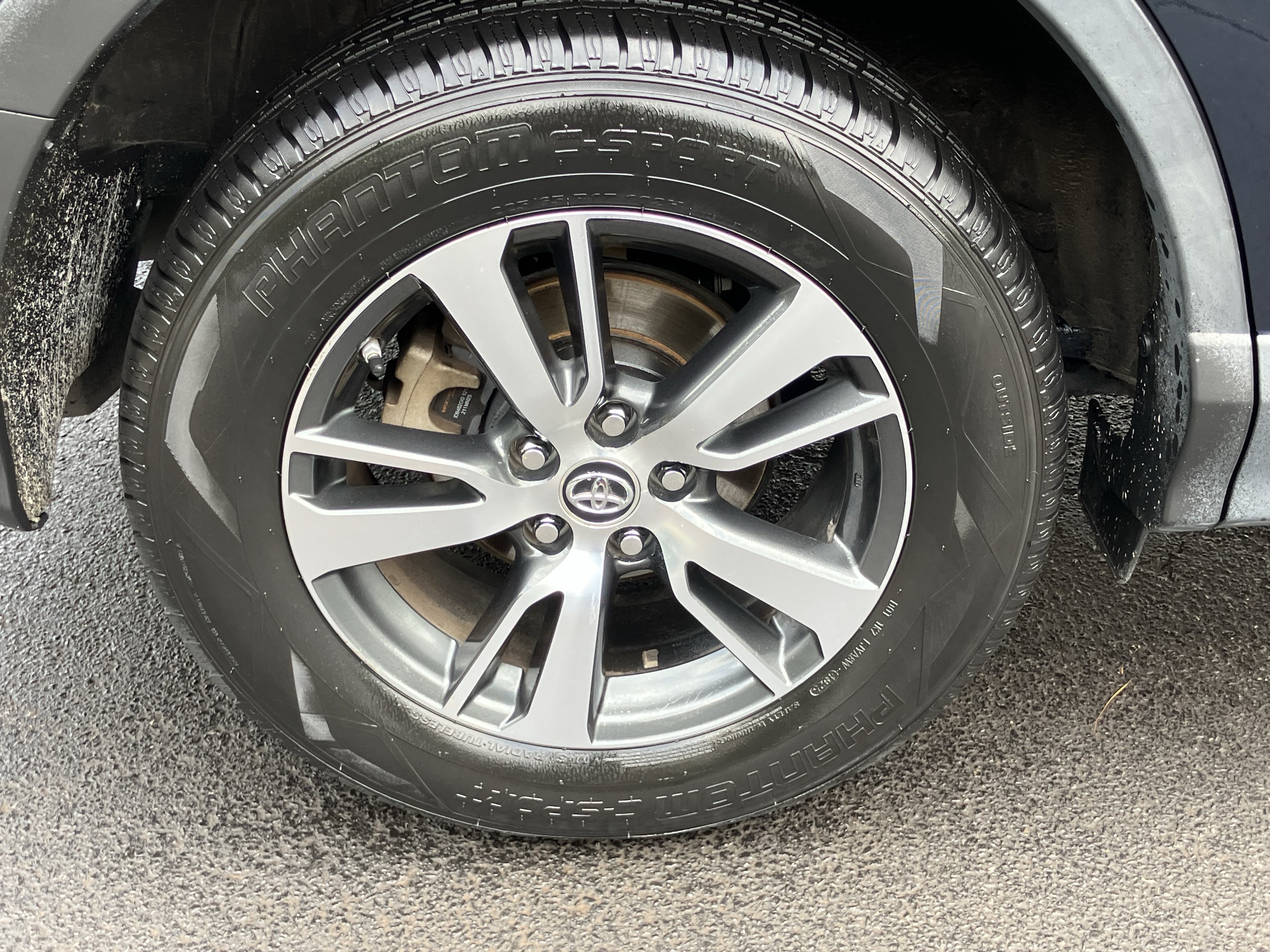 Used 2017 Toyota RAV4 XLE FWD image 13