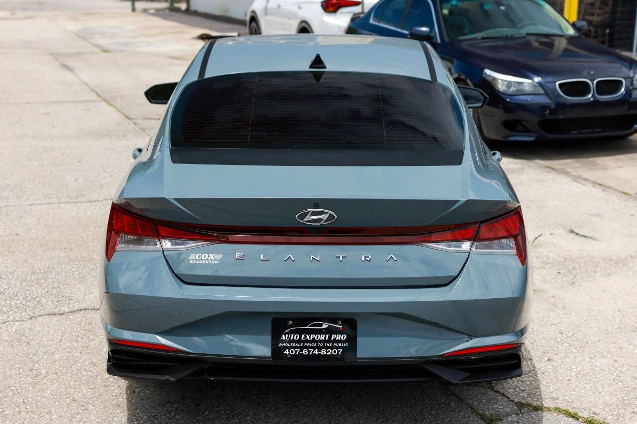 Used 2021 Hyundai Elantra SE FWD image 5