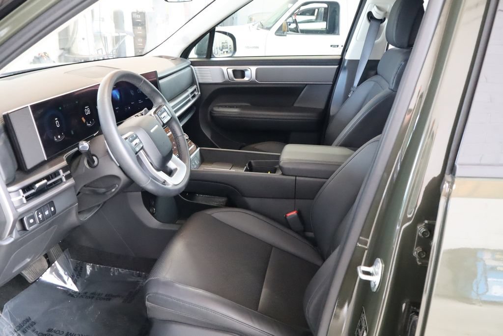 Used 2025 Hyundai Santa Fe SEL FWD image 12