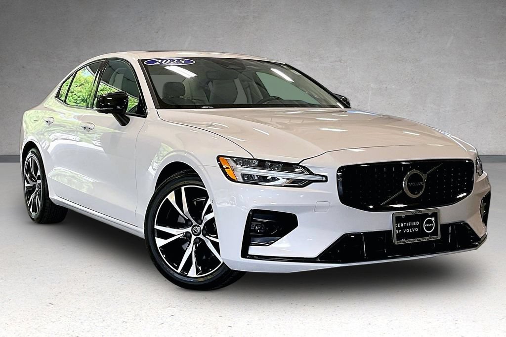 Certified 2025 Volvo S60 B5 Plus AWD/4WD image 3