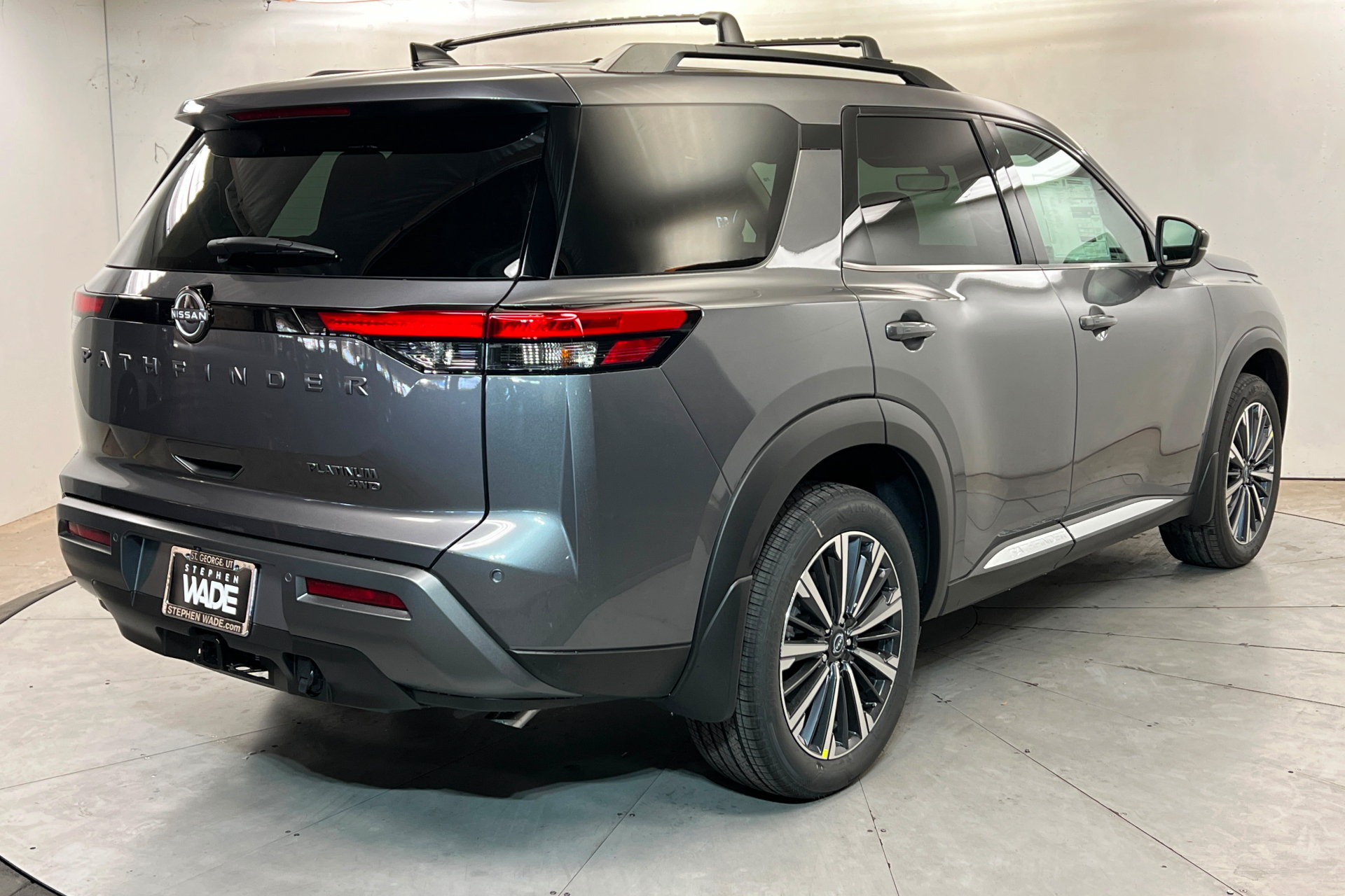 New 2026 Nissan Pathfinder Platinum w/ Cargo Package AWD/4WD image 5