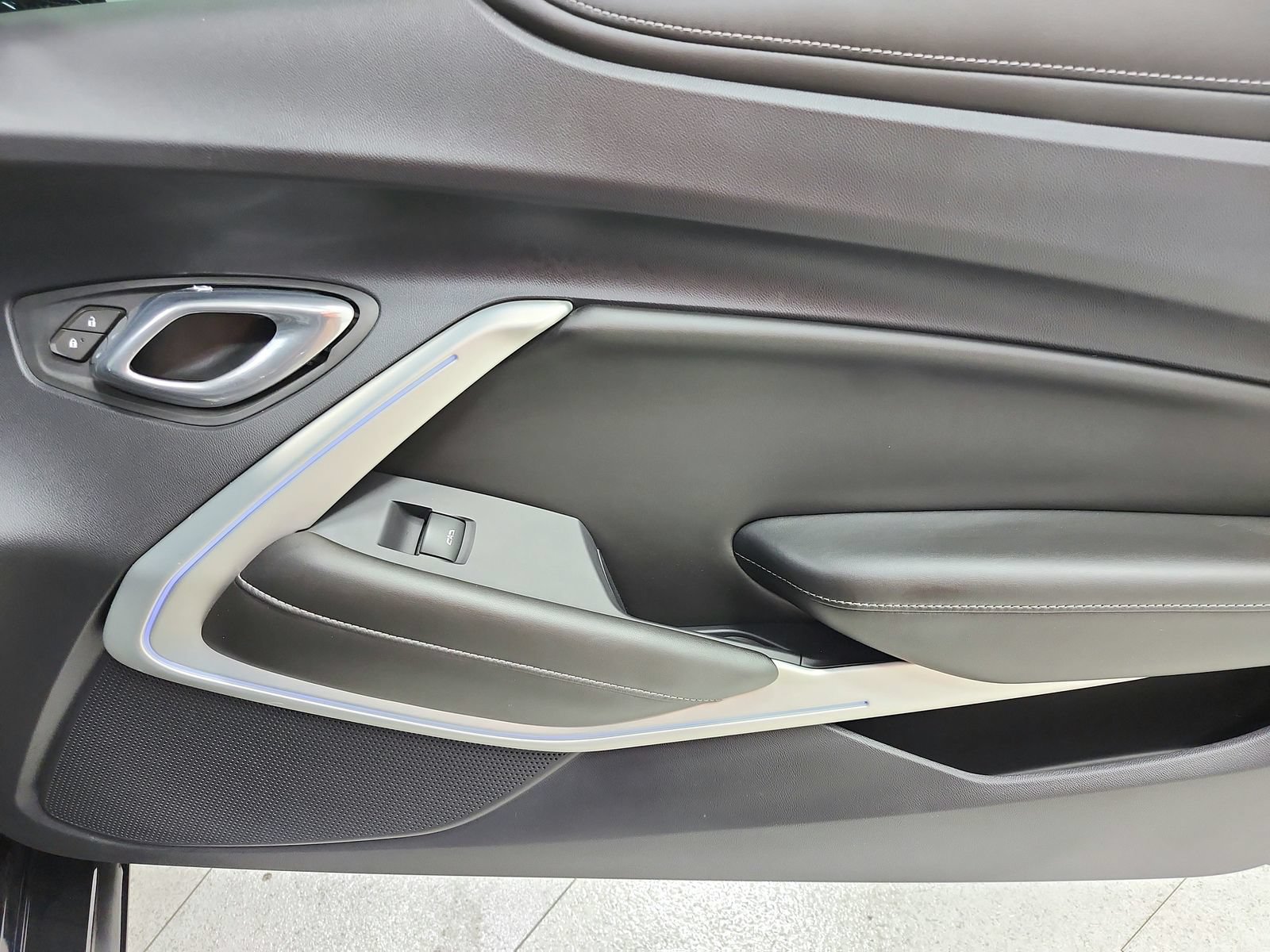 Used 2016 Chevrolet Camaro SS RWD image 37