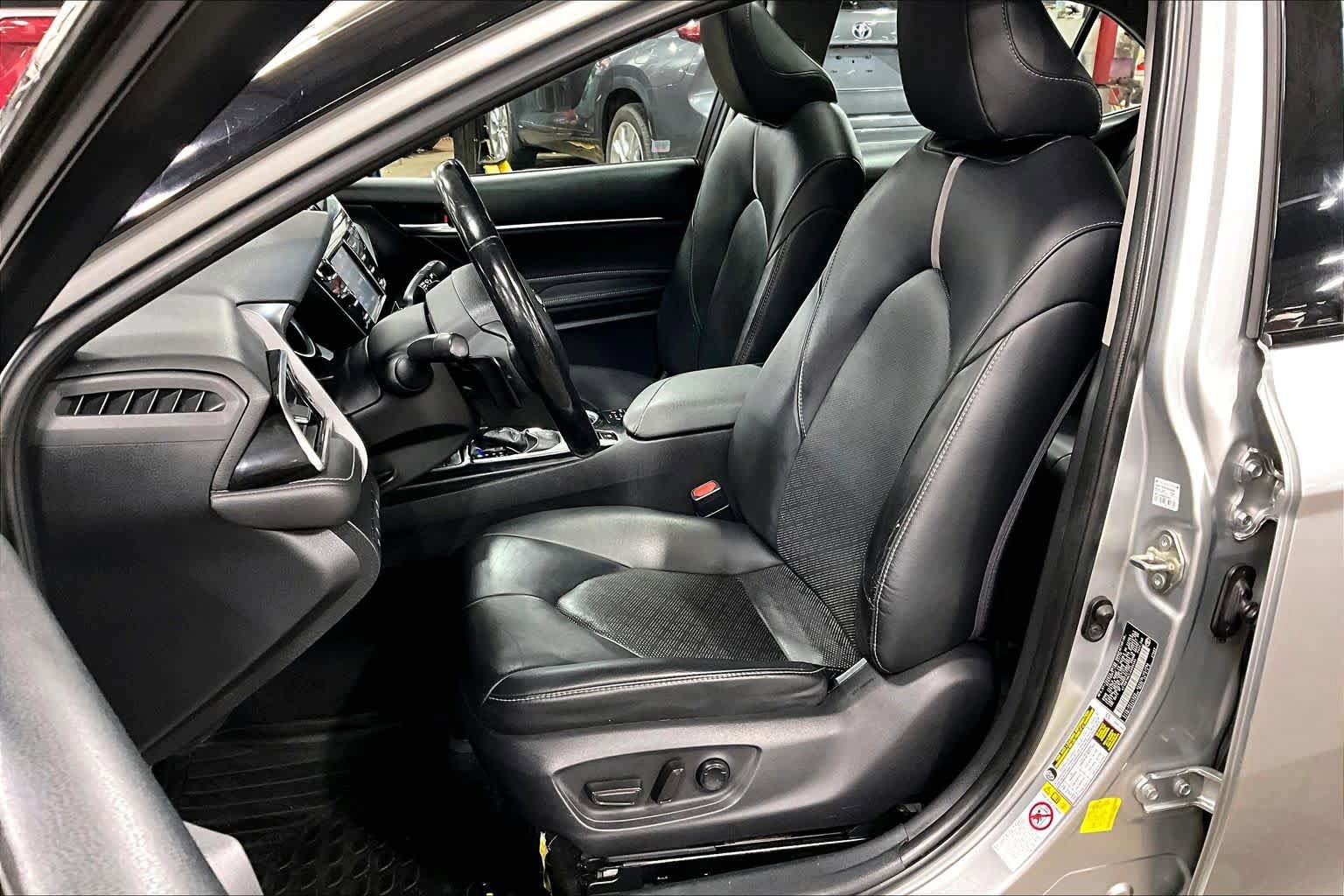 Used 2018 Toyota Camry XSE FWD image 9