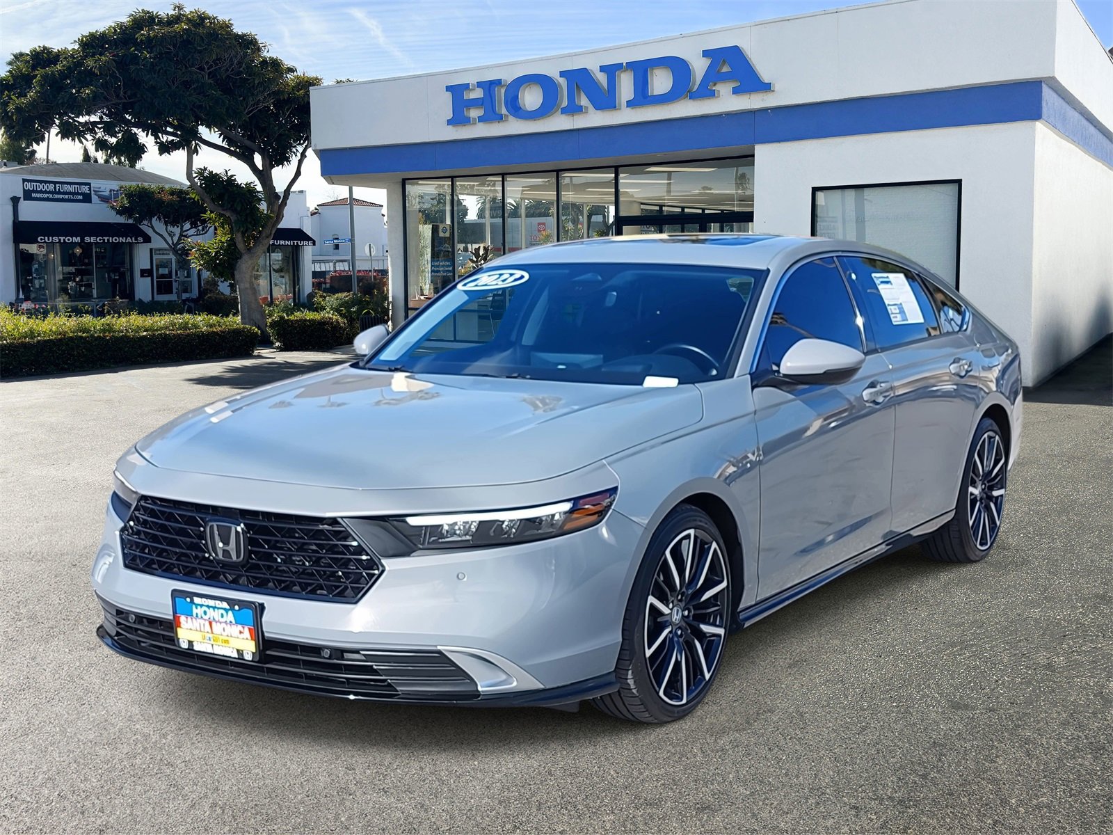 Used 2023 Honda Accord Touring image 1