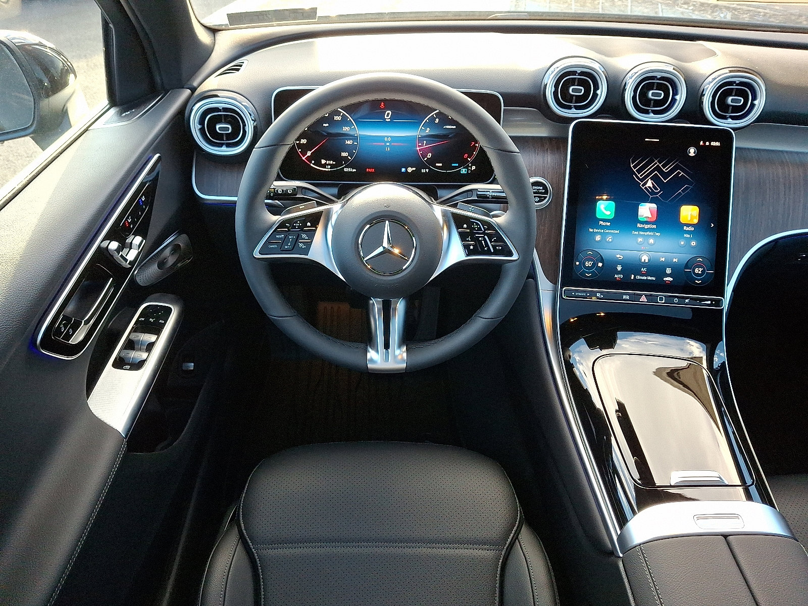 Used 2026 Mercedes-Benz GLC 300 4MATIC image 9