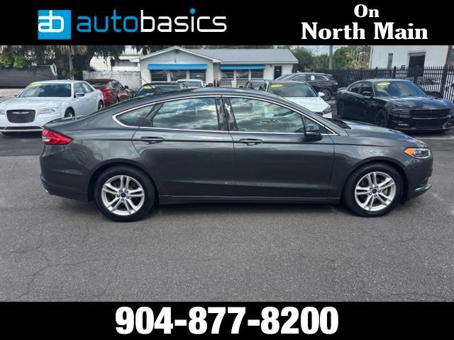 Used 2018 Ford Fusion SE w/ Fusion SE Technology Package FWD image 7