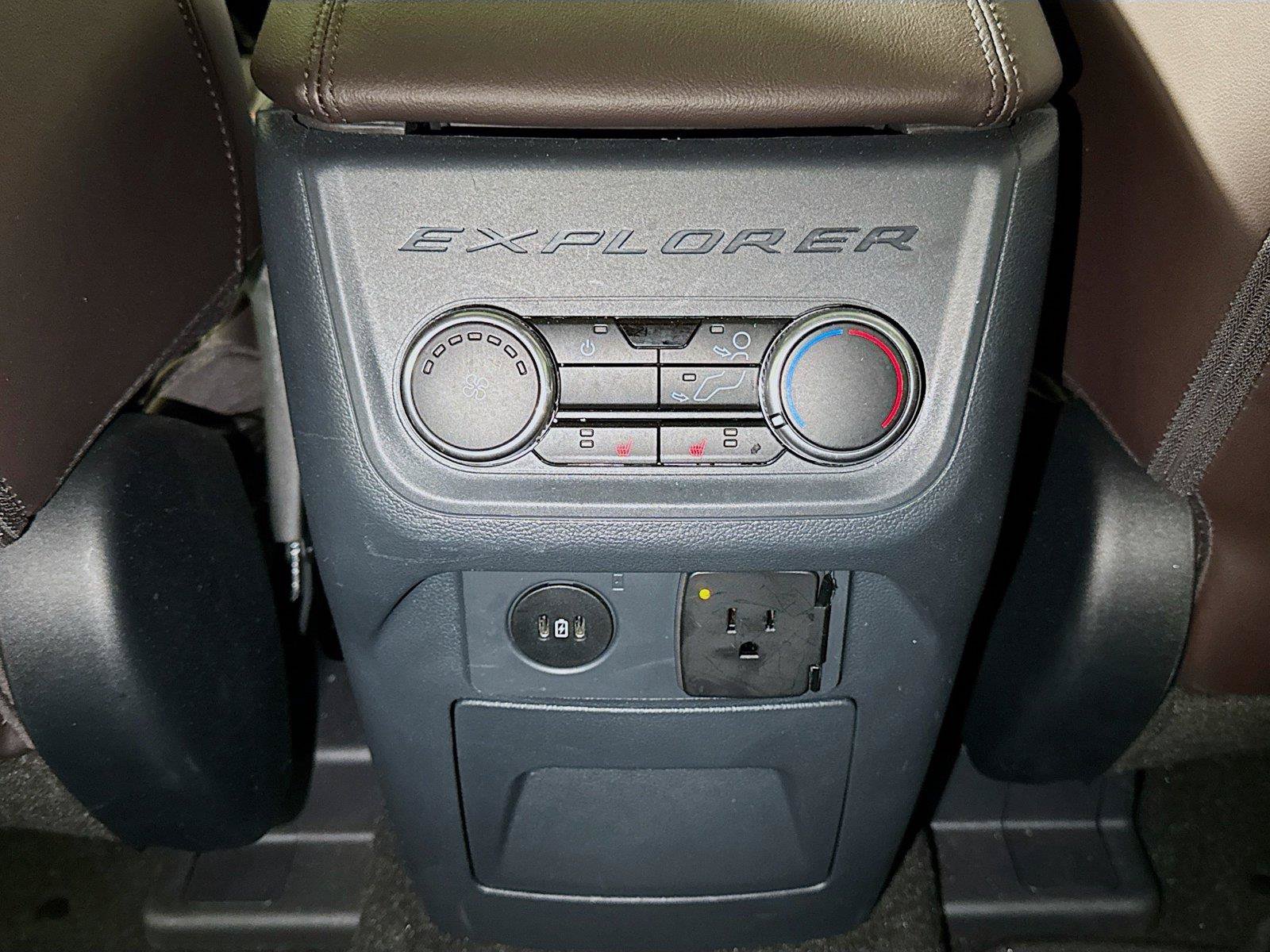 Used 2025 Ford Explorer Platinum AWD/4WD image 25