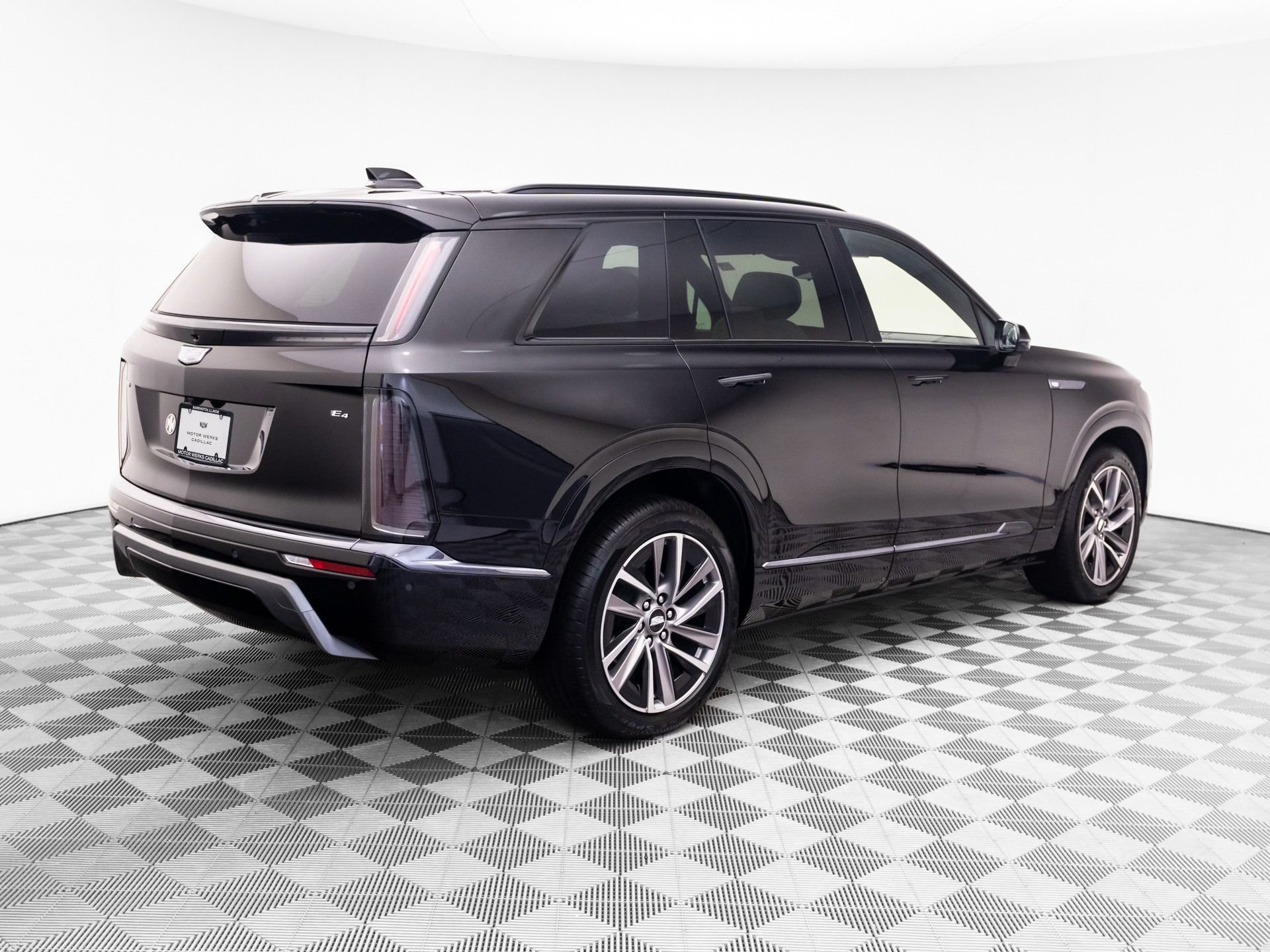 New 2027 Cadillac Vistiq Luxury w/ LPO, Floor Liner Package AWD/4WD image 5