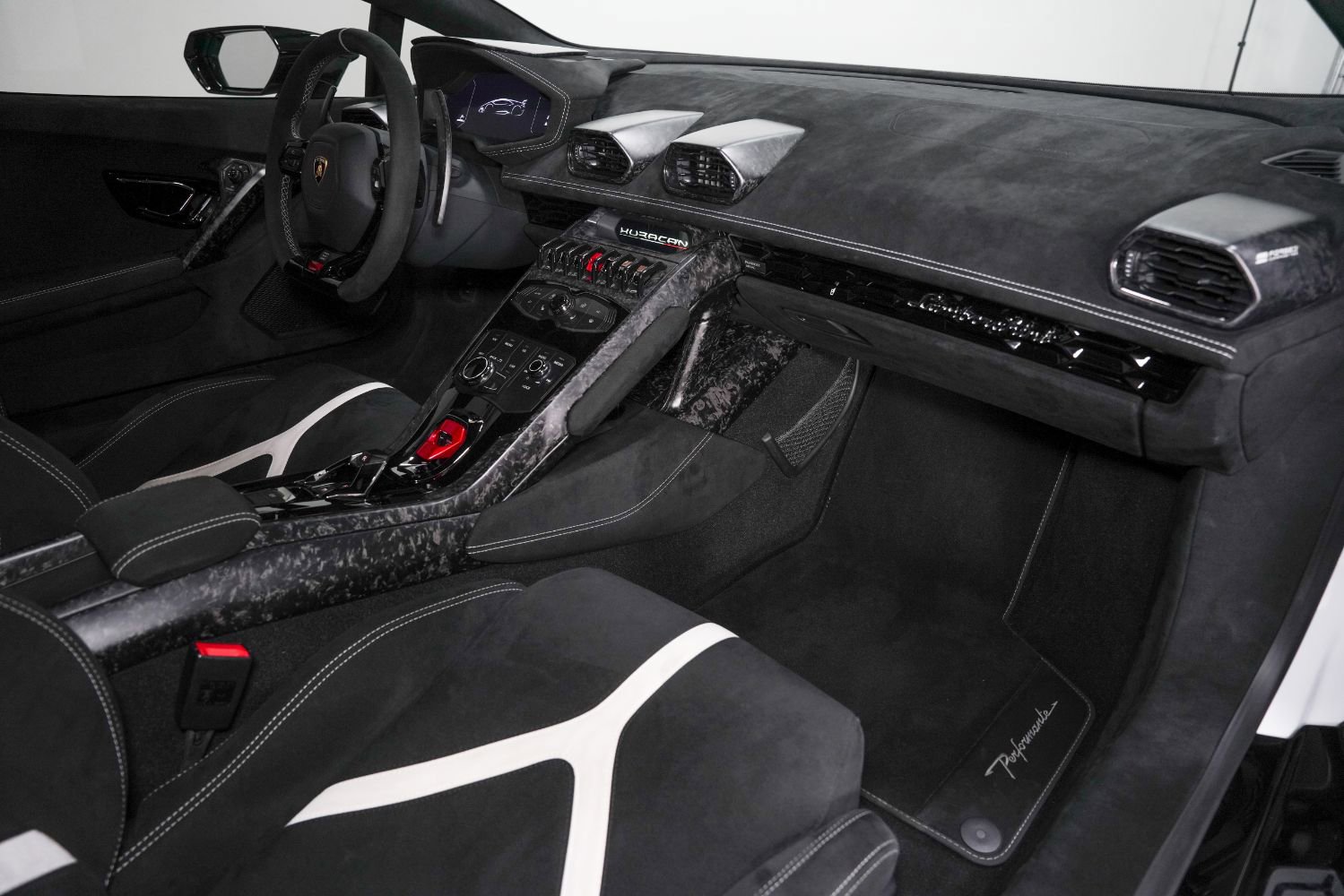 Used 2018 Lamborghini Huracan Performante image 34