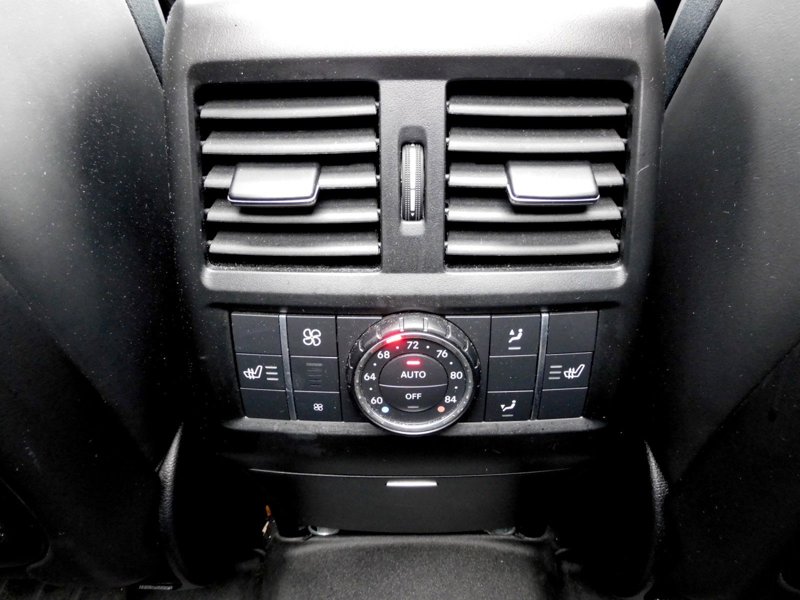 Used 2016 Mercedes-Benz GL 63 AMG 4MATIC image 23