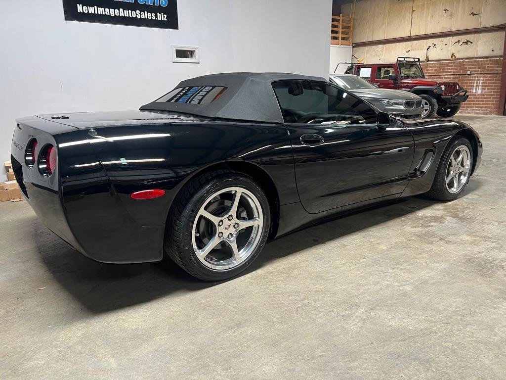 Used 2001 Chevrolet Corvette Convertible w/ Preferred Equipment Group2 RWD image 5