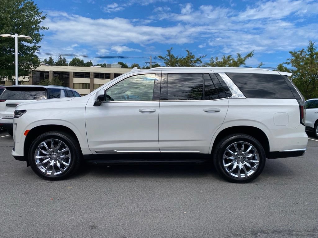 Used 2021 Cadillac Escalade Premium Luxury AWD/4WD image 2