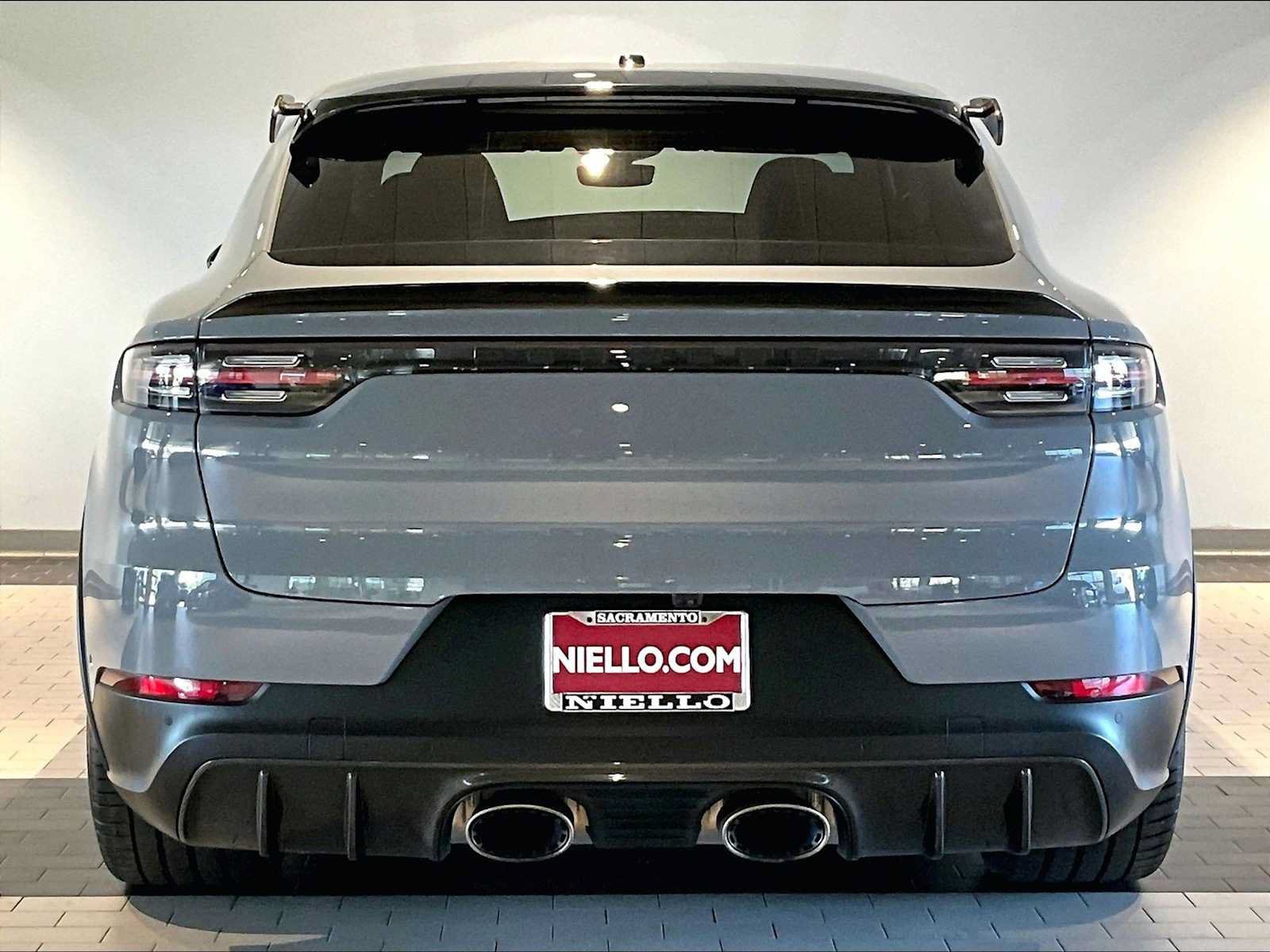 Used 2022 Porsche Cayenne Turbo GT AWD/4WD image 9