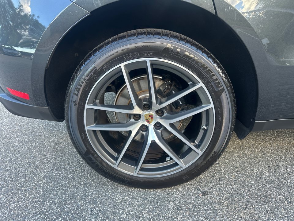 Used 2022 Porsche Macan AWD/4WD image 22