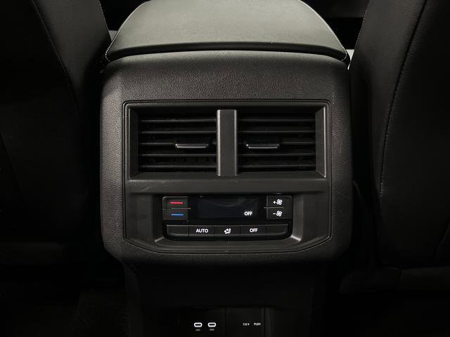 Used 2021 Volkswagen Atlas SE image 31