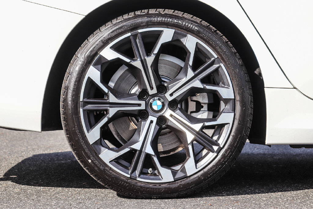 Used 2026 BMW 330i Sedan RWD image 8