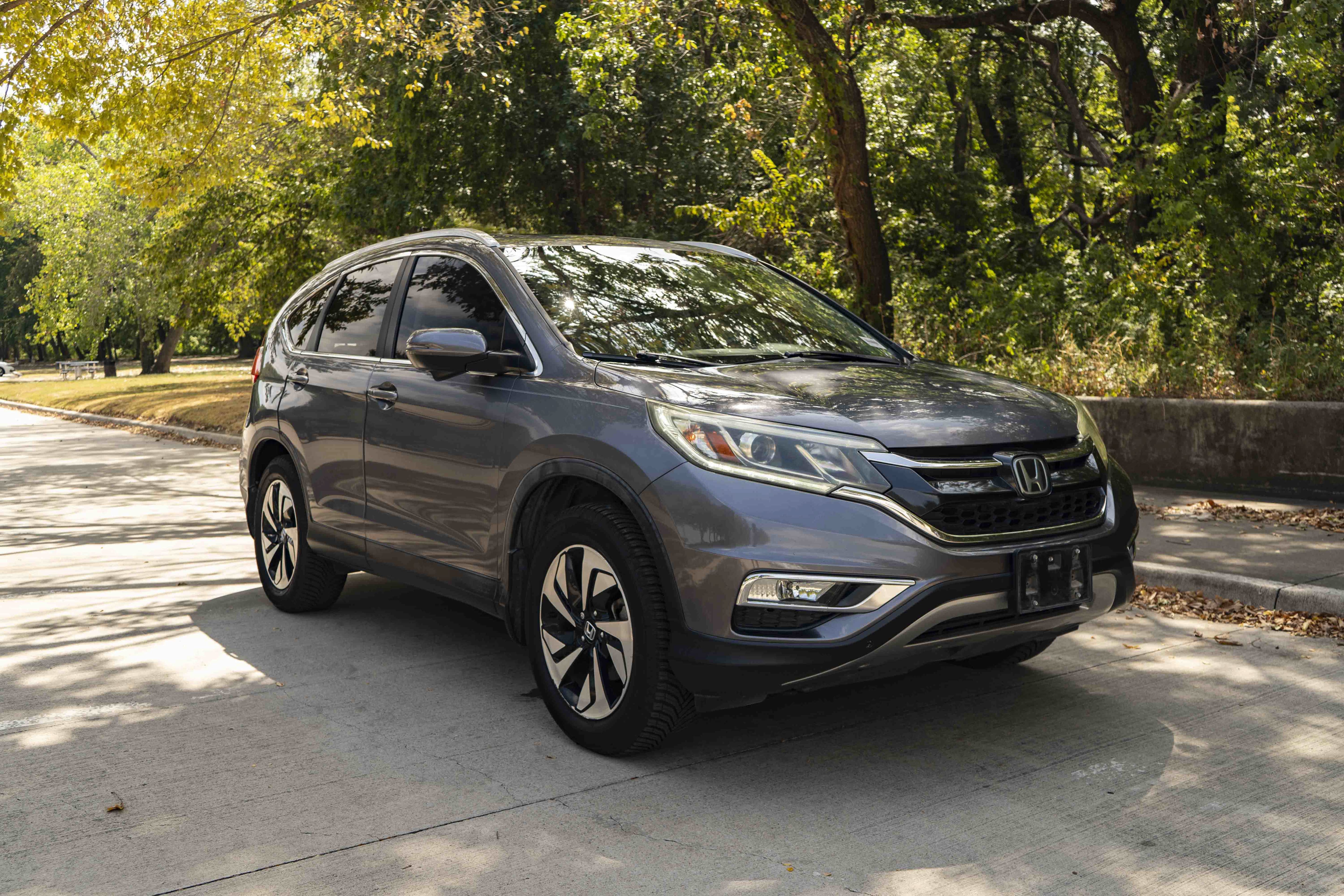 Used 2015 Honda CR-V Touring image 2