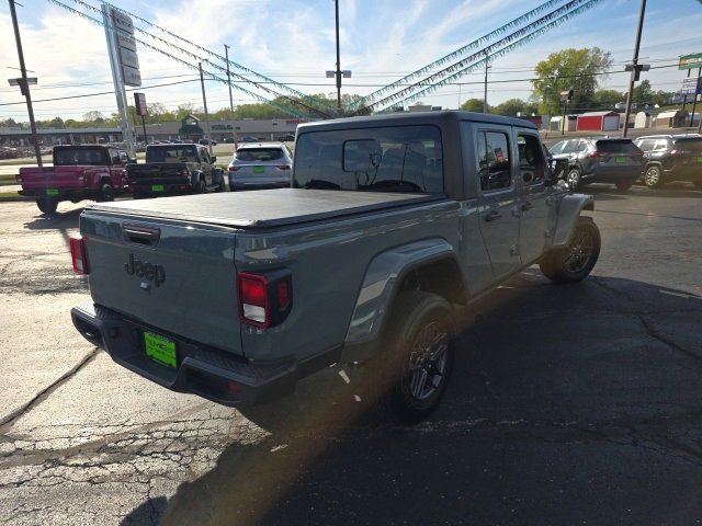 Used 2024 Jeep Gladiator Sport image 9