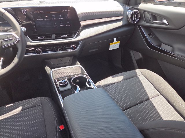 New 2026 Chevrolet Equinox LT w/ Safety and Technology Package FWD image 30