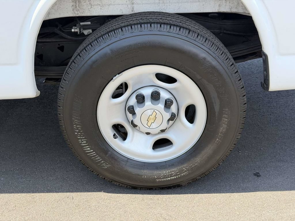 Used 2025 Chevrolet Express 2500 w/ Driver Convenience Package RWD image 9