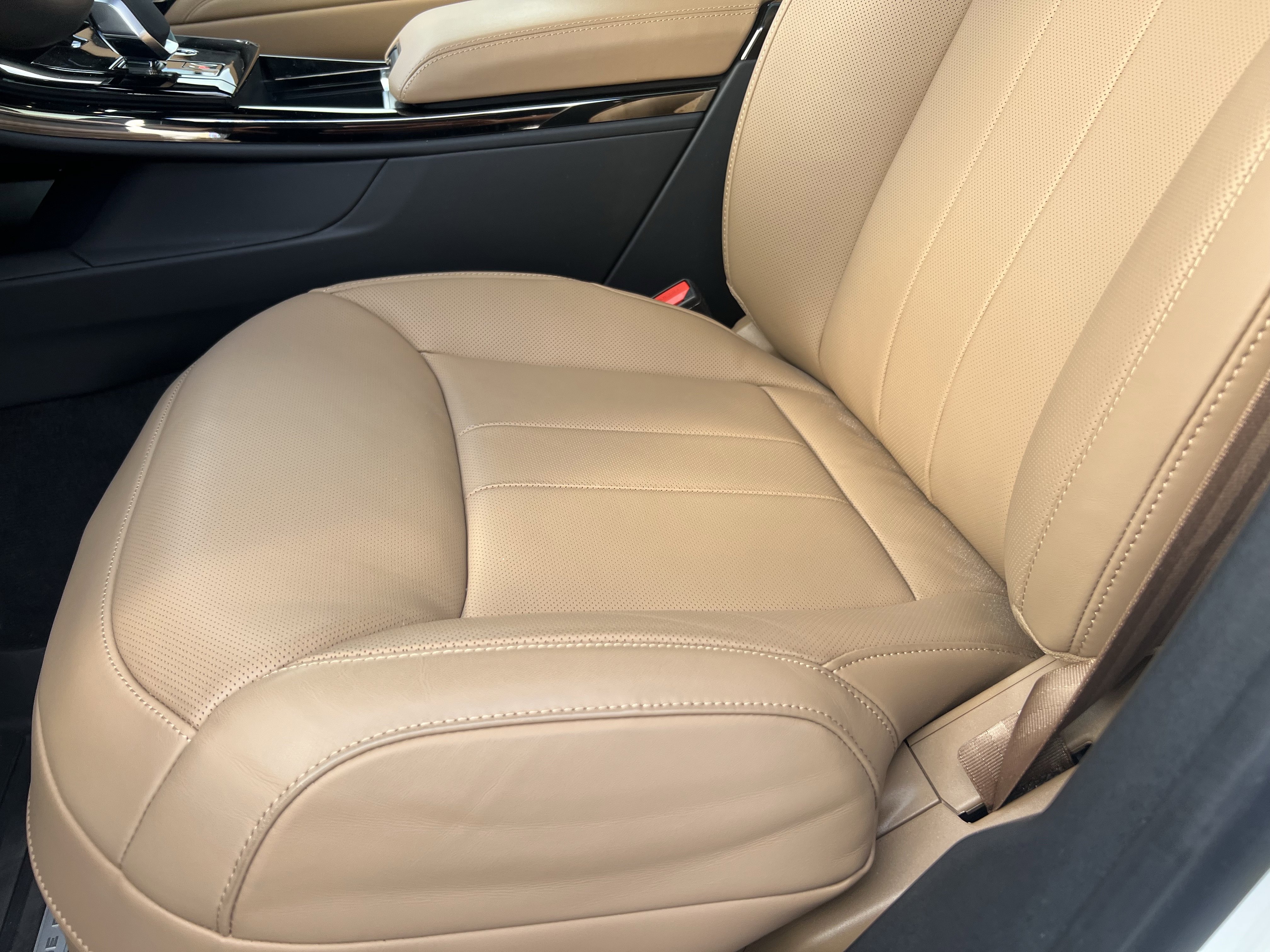 Certified 2025 Land Rover Range Rover Sport SE image 17