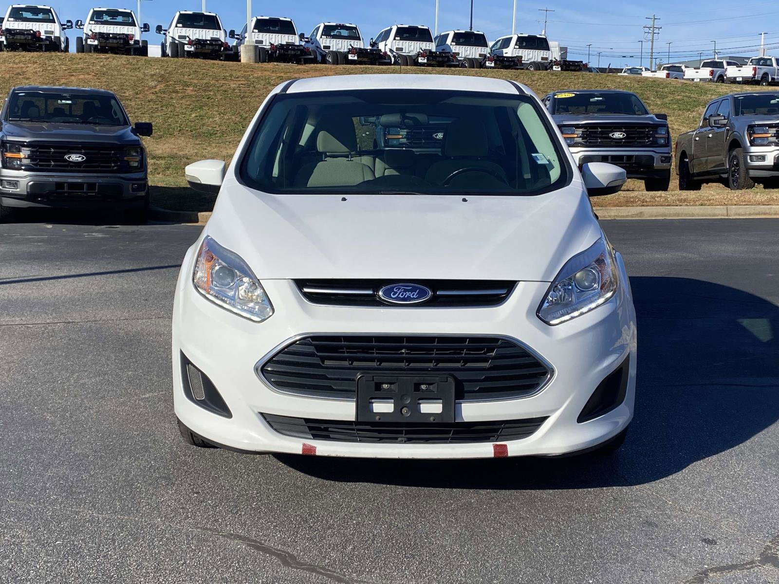 Used 2017 Ford C-MAX SE image 2