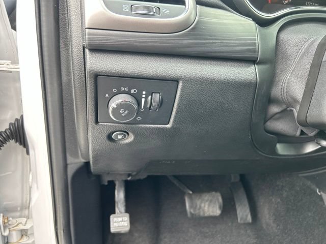 Used 2022 Jeep Grand Cherokee Laredo X RWD image 17