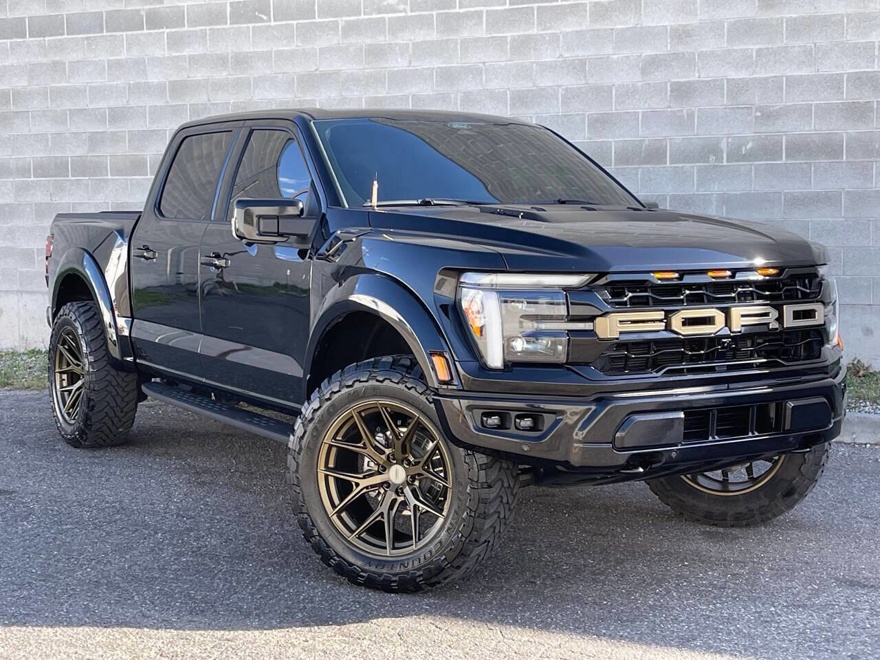Used 2024 Ford F150 Raptor AWD/4WD video 1
