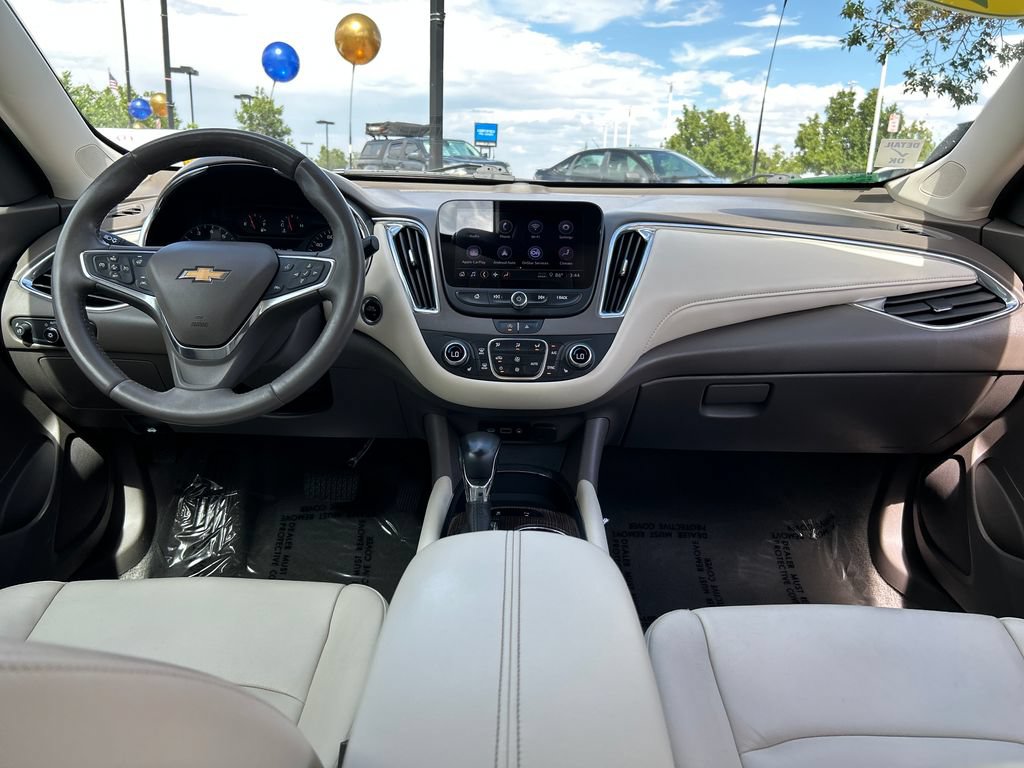 Used 2021 Chevrolet Malibu LT w/ Leather Package FWD image 6