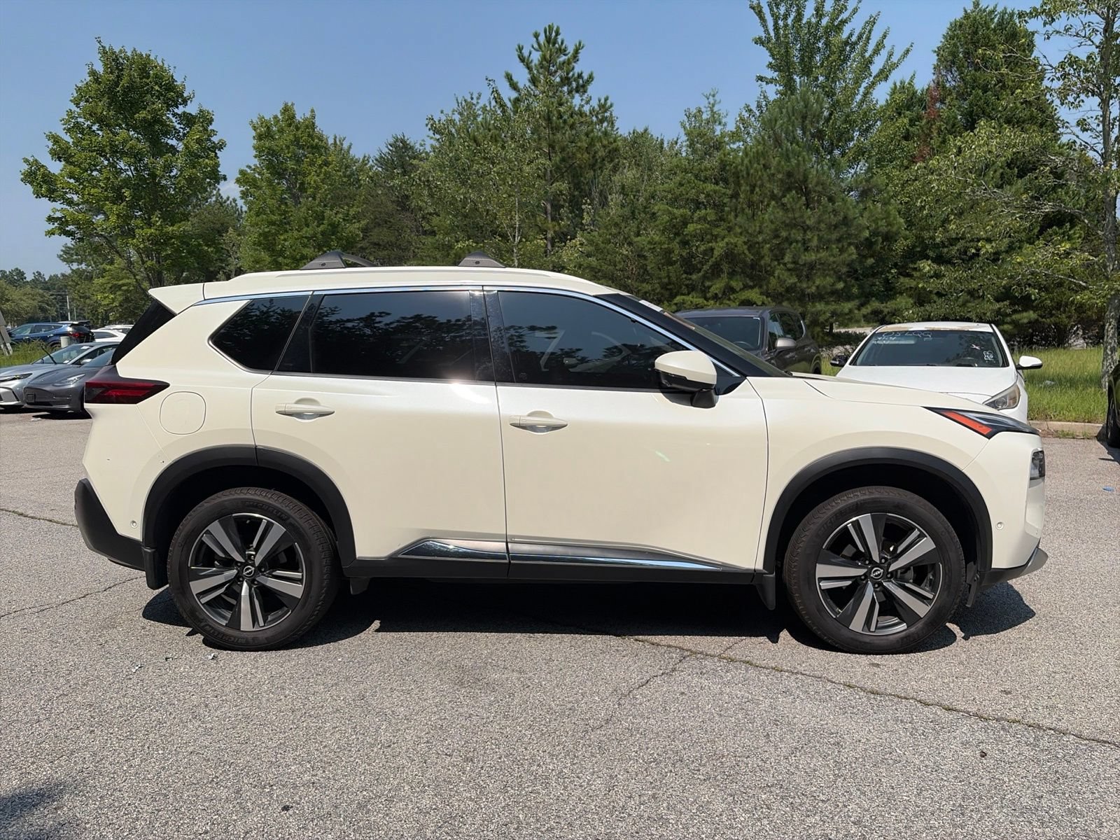 Used 2022 Nissan Rogue Platinum w/ Head-Up Display Package FWD image 7