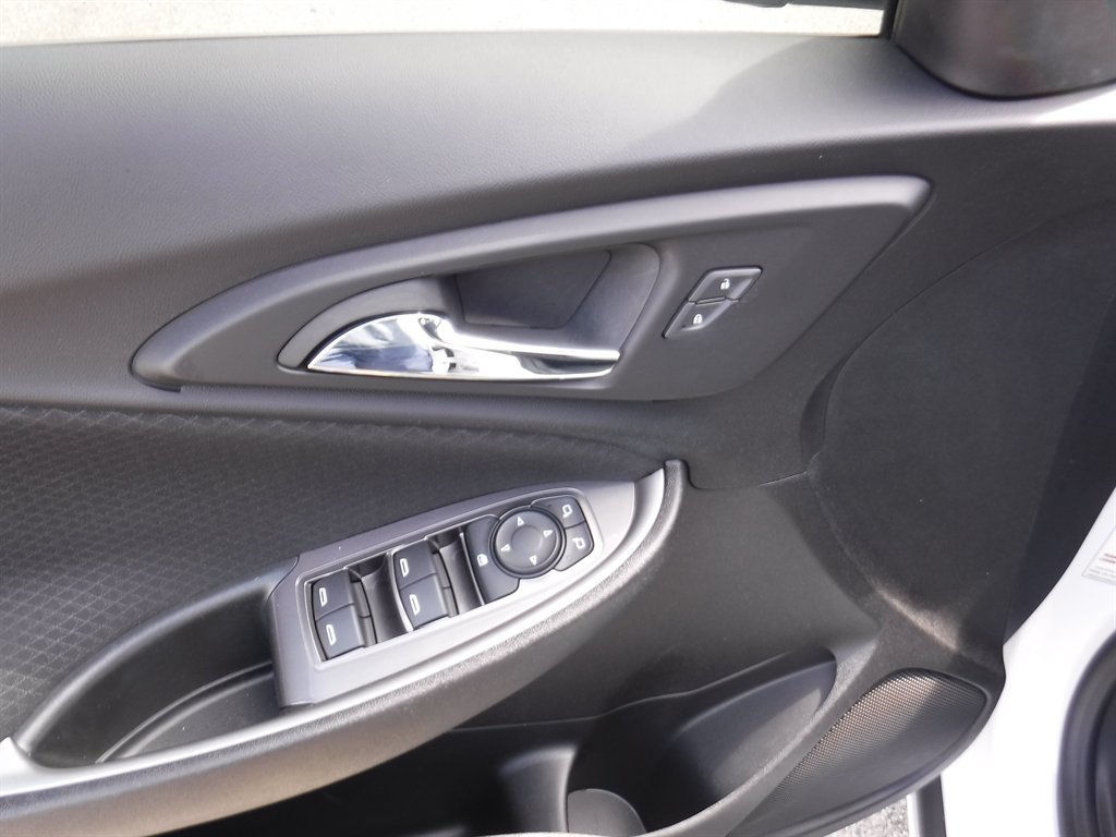 Used 2023 Chevrolet Malibu LS FWD image 9