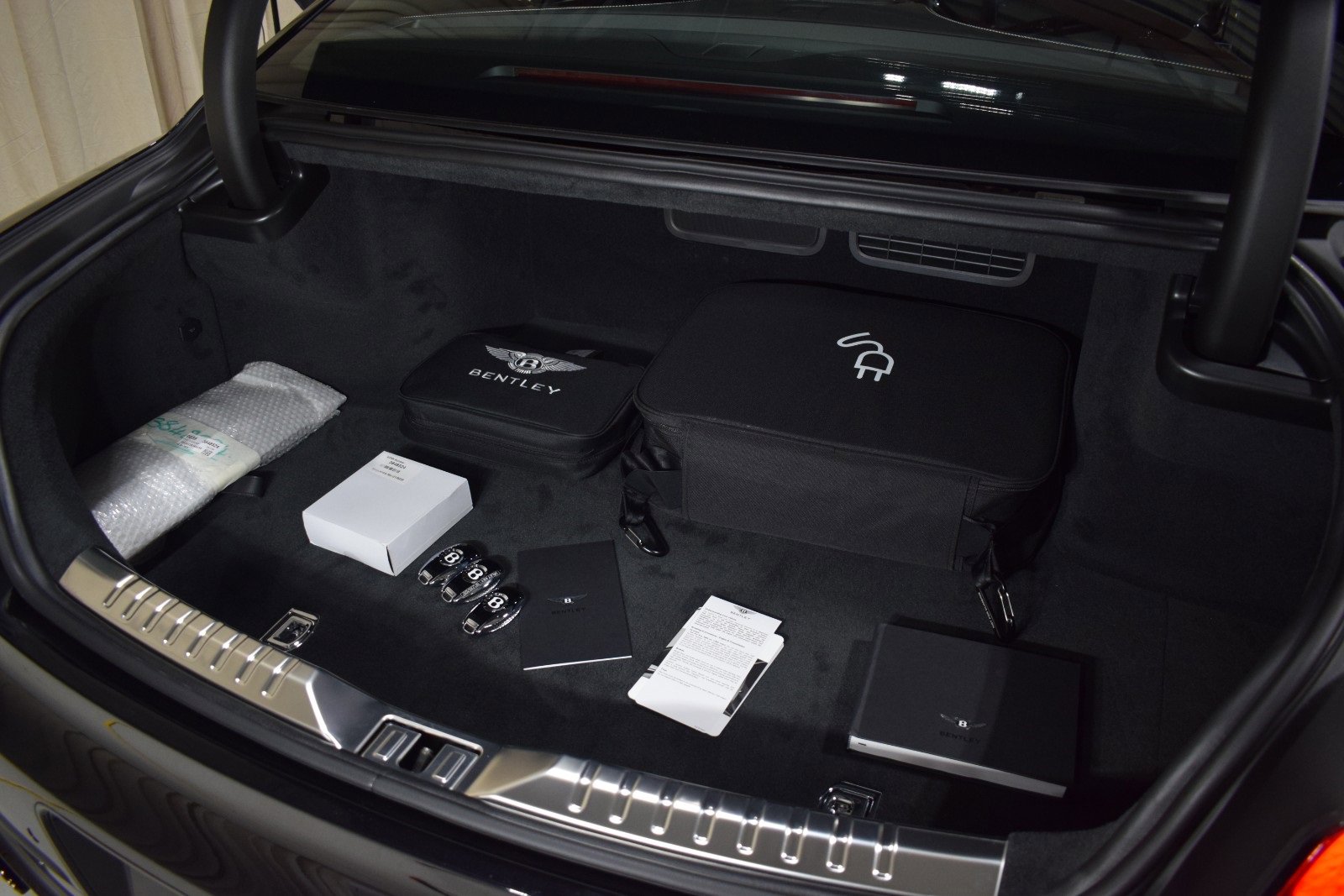 New 2026 Bentley Flying Spur Plug-In Hybrid image 41