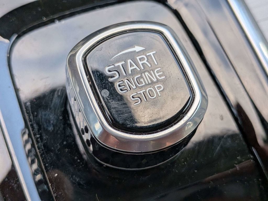 Certified 2023 Volvo XC90 B5 Core w/ Protection Package Premier image 30