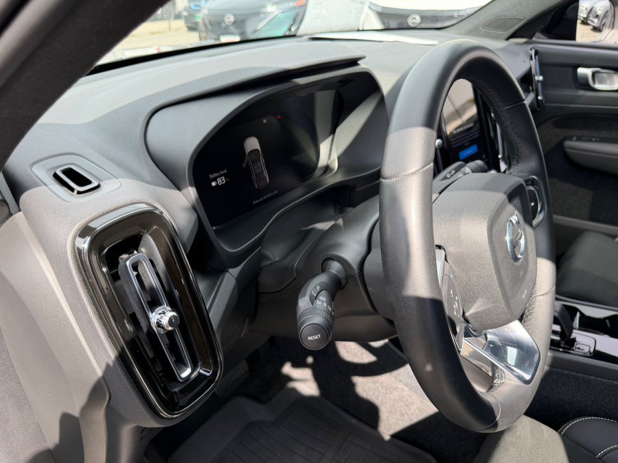 Used 2023 Volvo C40 P8 Recharge Plus w/ Protection Package Premier AWD/4WD image 10