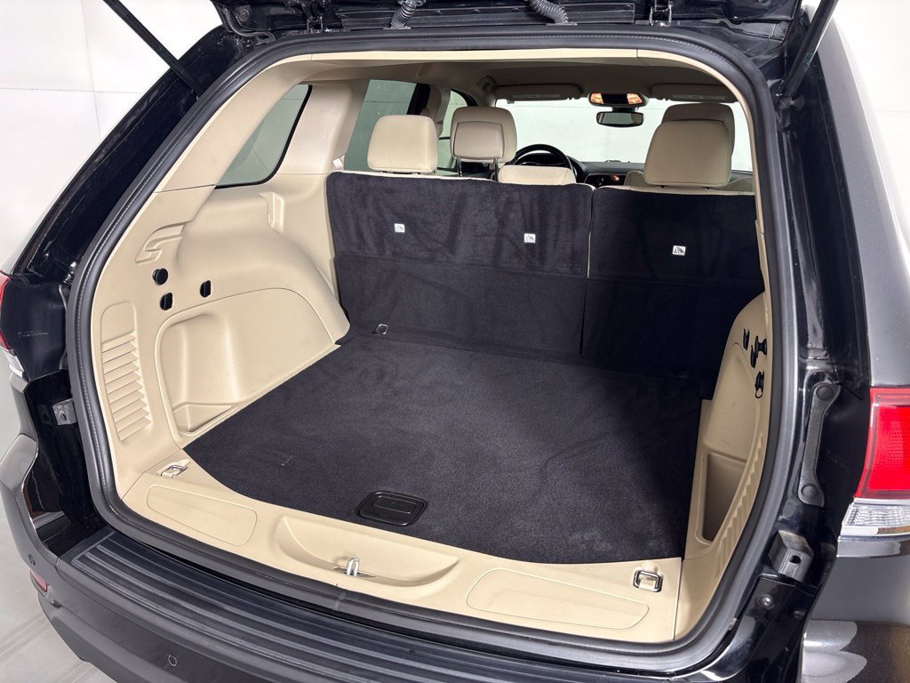 Used 2022 Jeep Grand Cherokee Laredo E RWD image 19