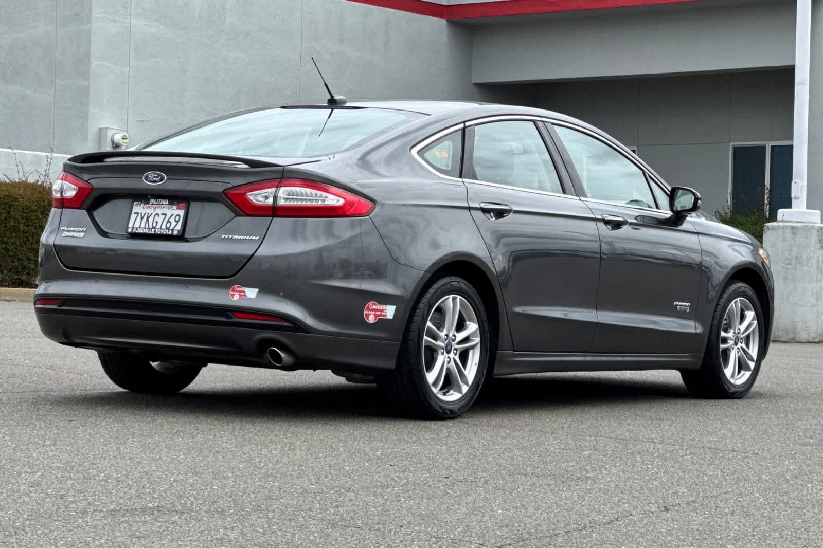 Used 2016 Ford Fusion Energi Titanium w/ Driver Assist Package FWD image 2