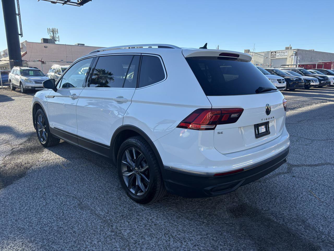Used 2022 Volkswagen Tiguan SE FWD image 5