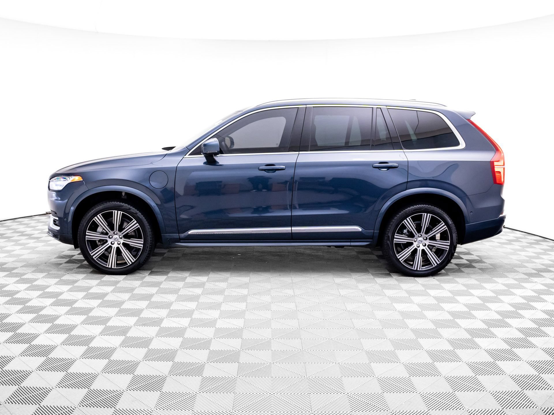 Used 2025 Volvo XC90 T8 Ultra w/ Protection Package Premier AWD/4WD video 2