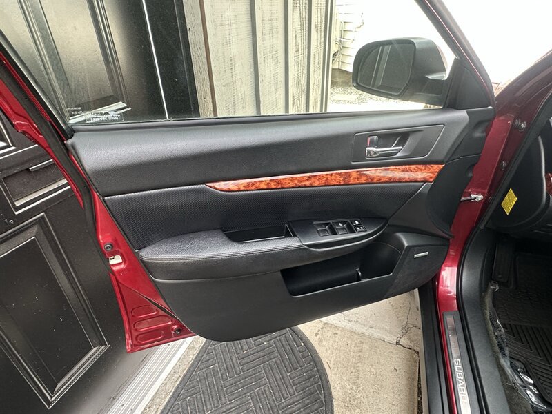 Used 2012 Subaru Outback 3.6R Limited AWD/4WD image 54