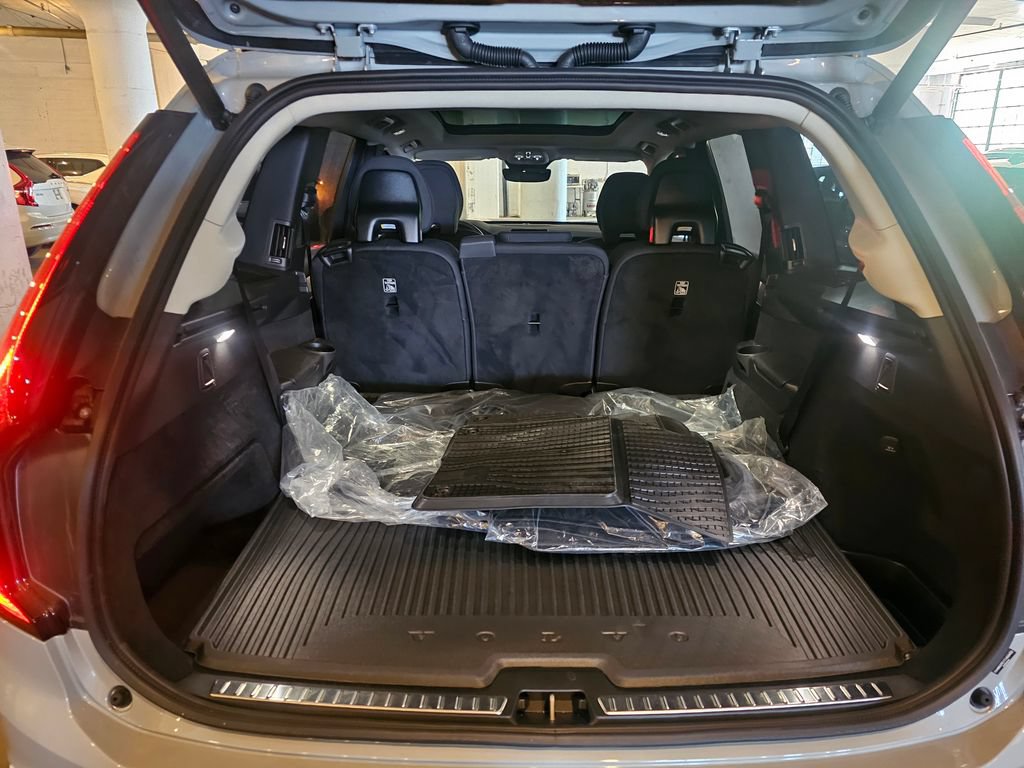 Used 2026 Volvo XC90 B6 Plus w/ Protection Package AWD/4WD image 7