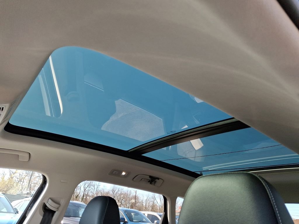 Certified 2023 Volkswagen Taos SEL image 14