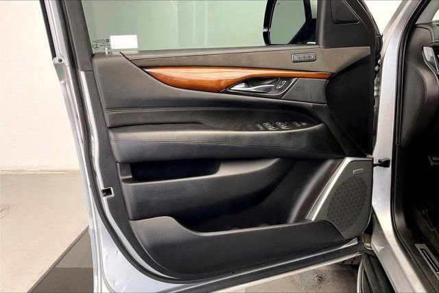 Used 2019 Cadillac Escalade ESV Luxury AWD/4WD image 24