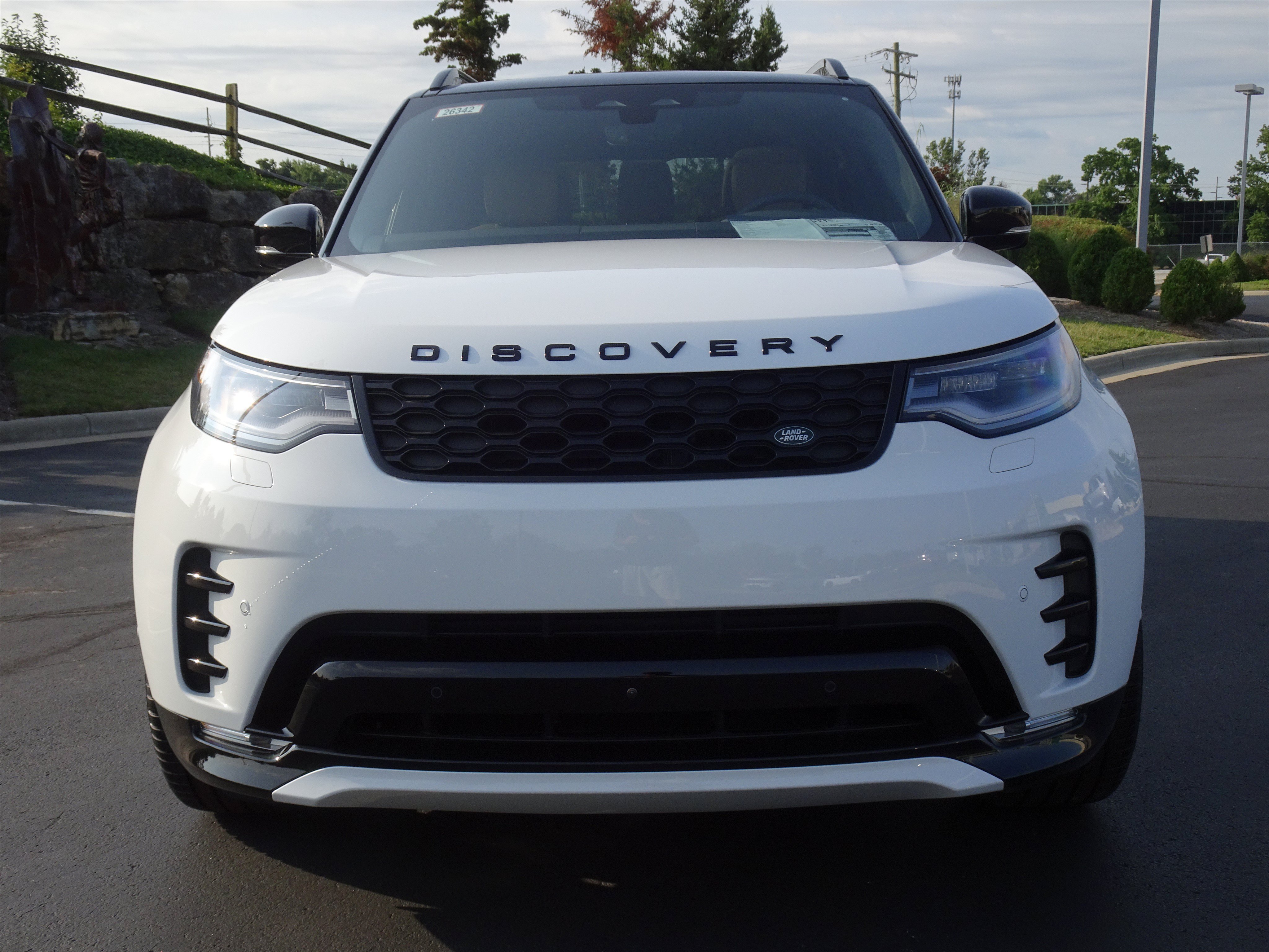New 2026 Land Rover Discovery Dynamic SE AWD/4WD image 14