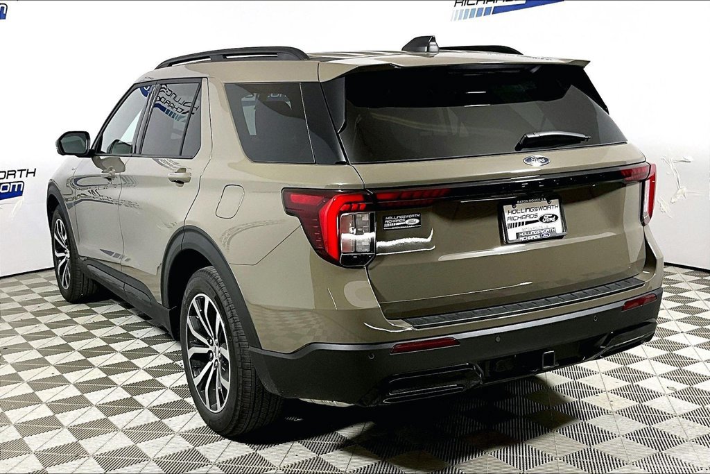 New 2026 Ford Explorer ST-Line RWD image 3