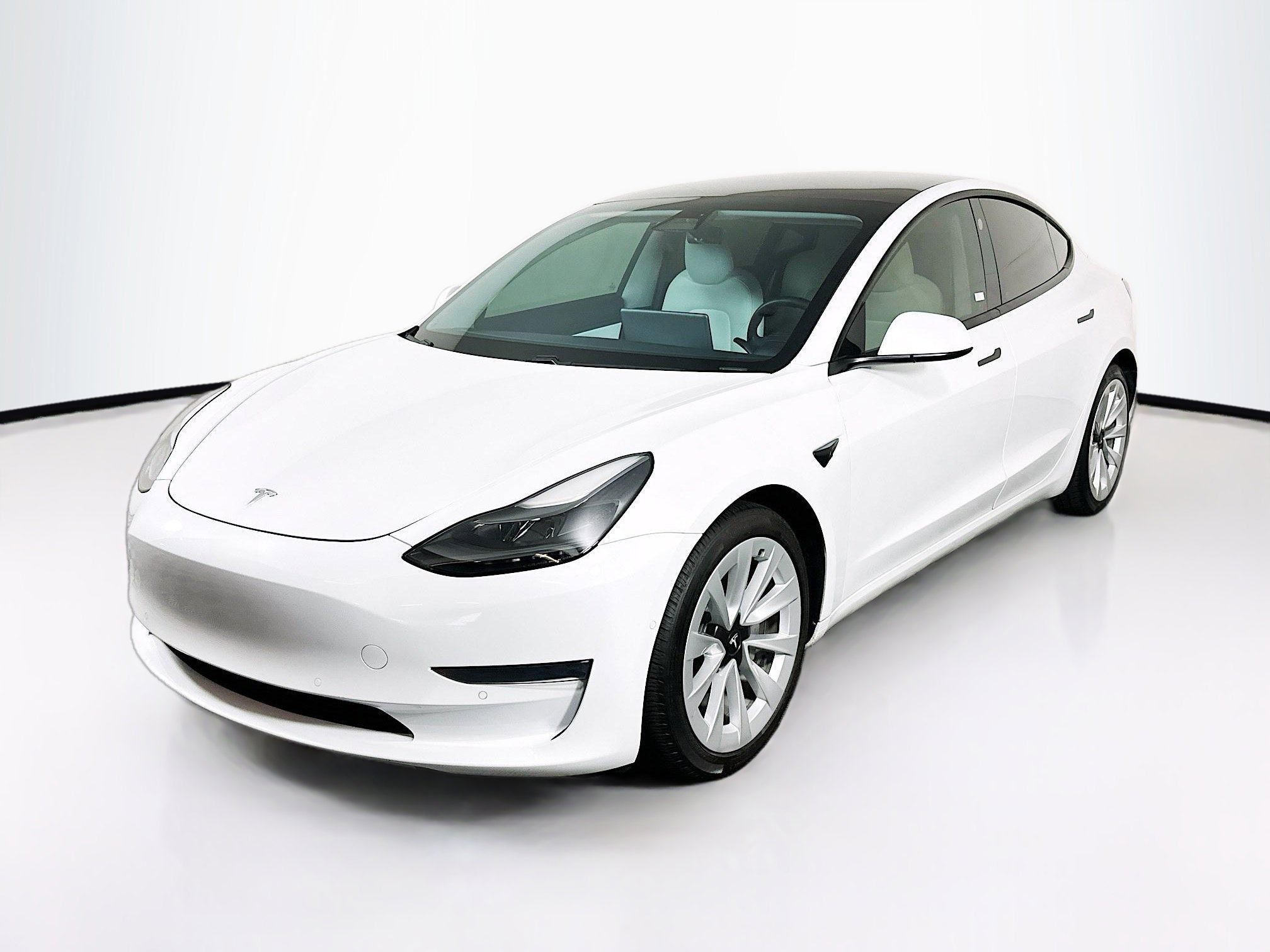 Used 2021 Tesla Model 3 Standard Range Plus RWD image 3