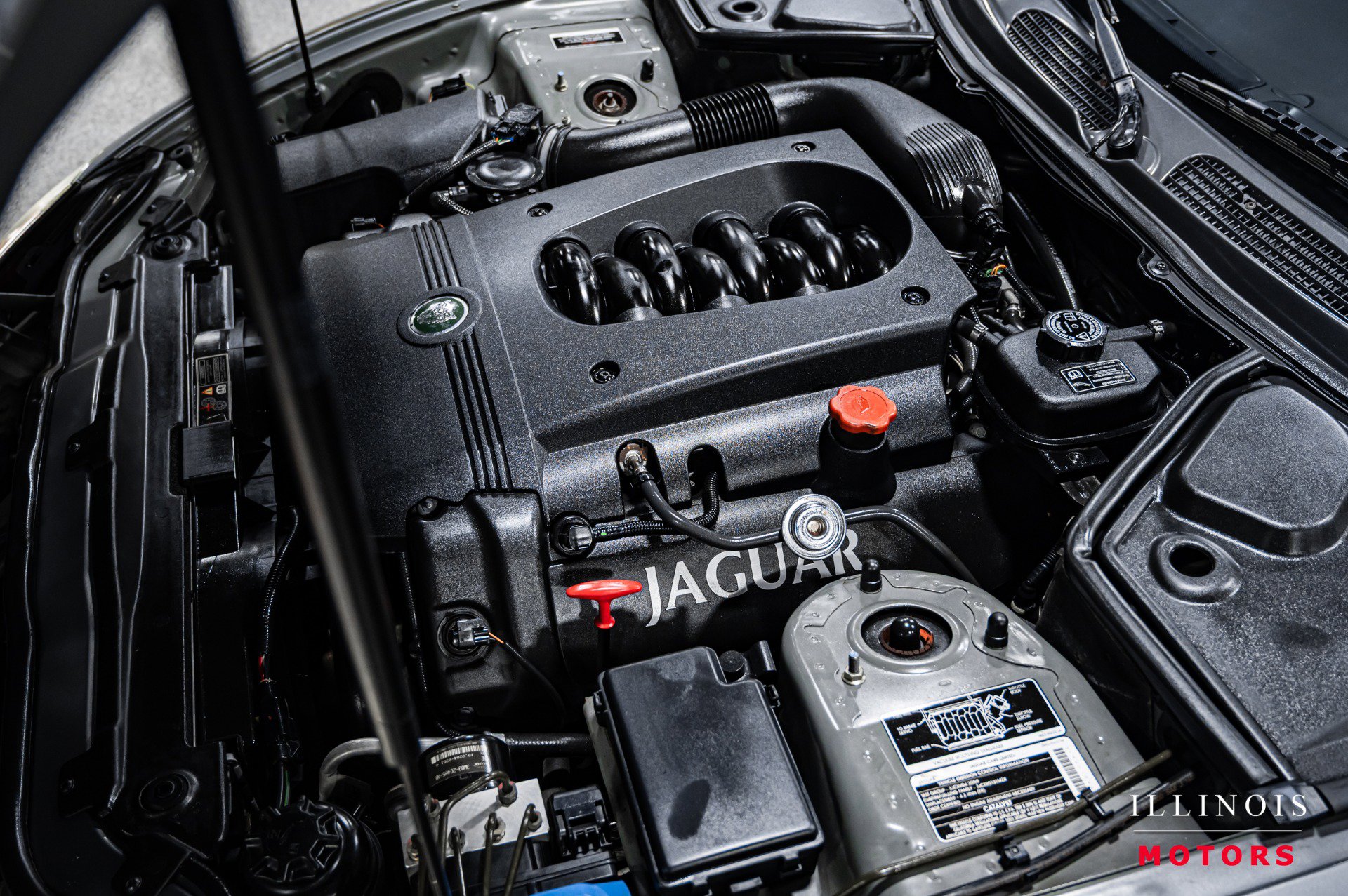 Used 2003 Jaguar XK8 Coupe image 32