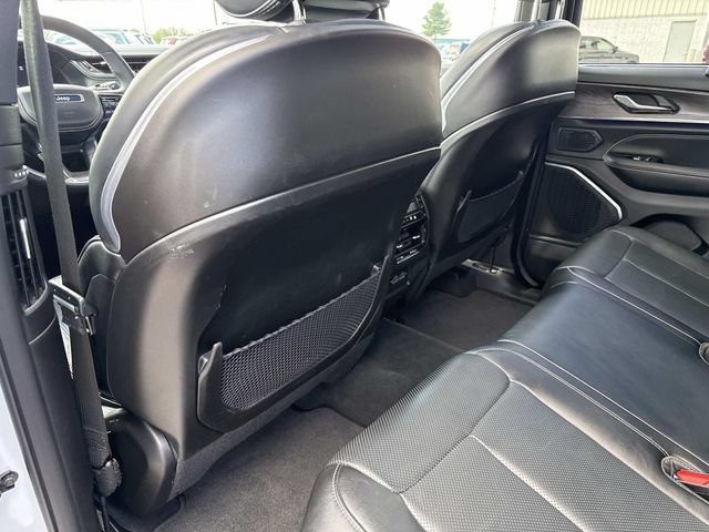Used 2024 Jeep Grand Cherokee Overland w/ Luxury Tech Group IV AWD/4WD image 27