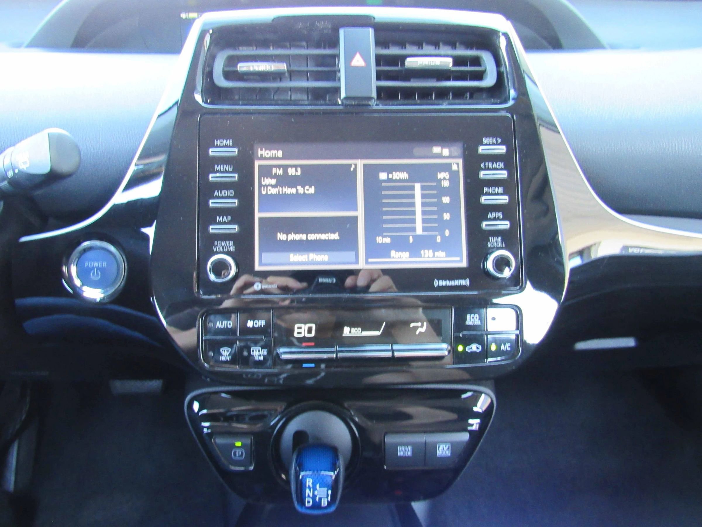 Used 2022 Toyota Prius LE image 17